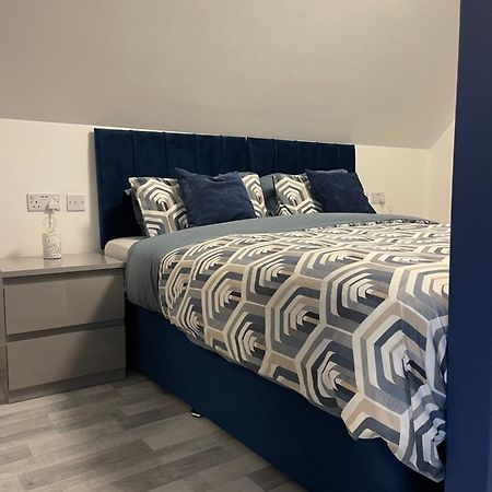 Lochside Loft - Self Catering Apartment For 2 In A Great Location For Inverness Airport And Both Cabot Highlands & Nairn Golf Courses Екстер'єр фото