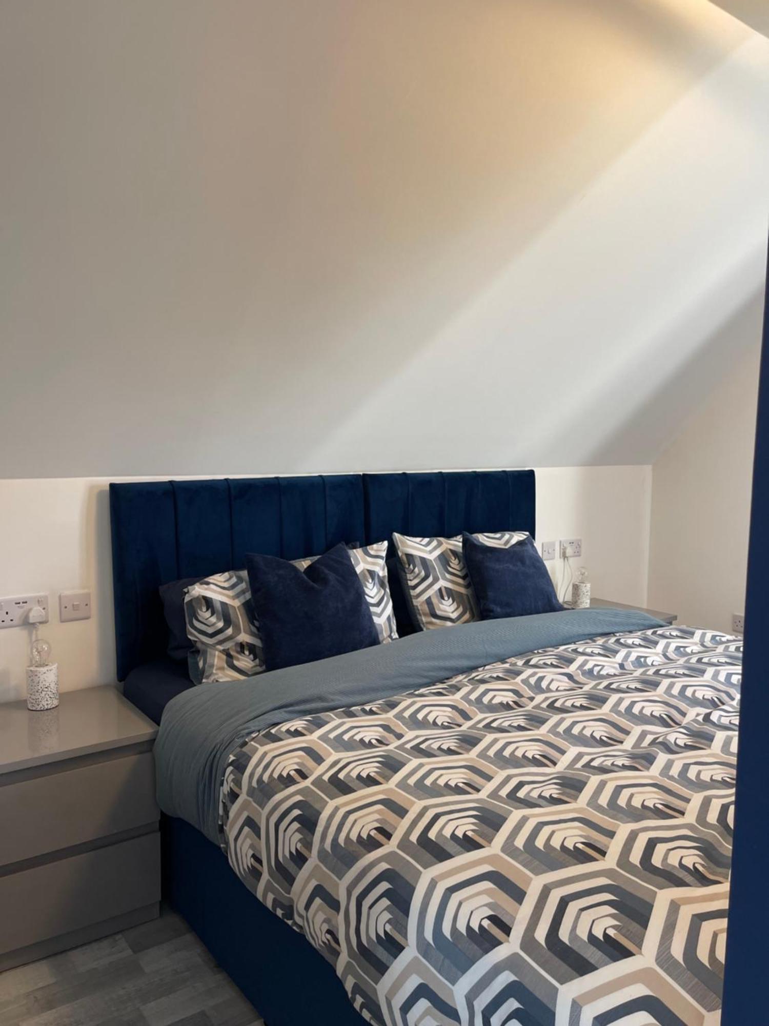 Lochside Loft - Self Catering Apartment For 2 In A Great Location For Inverness Airport And Both Cabot Highlands & Nairn Golf Courses Екстер'єр фото